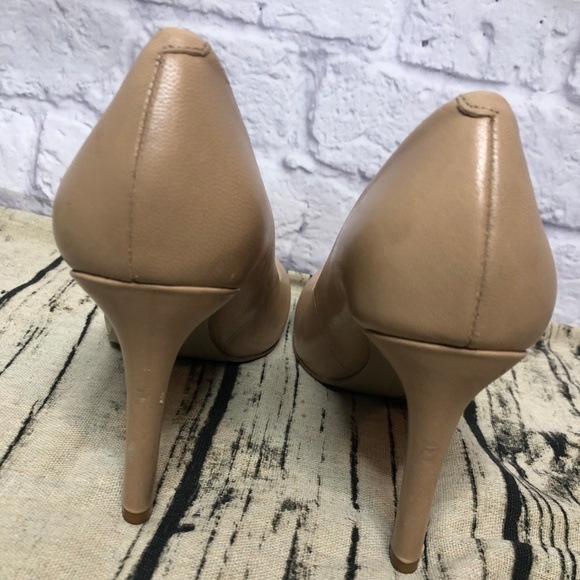 Nine West Cream Heels Size 8 - Picture 3 of 6